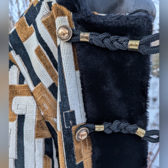 GORGEOUS 70'S MADE IN CANADA IRVING POSLUNS VINTAGE CHENILLE CARPET COAT - Picture 12 of 16